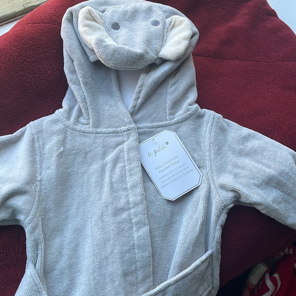 Baby bathrobe elephant hood
